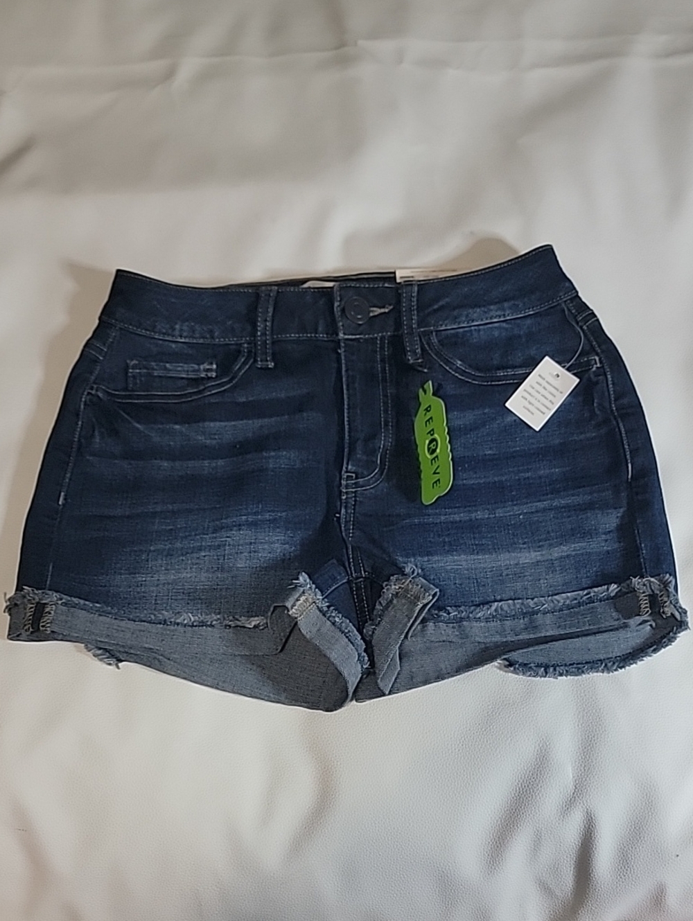 SO Curvy Shortie High Rise Denim Shorts NWT Size 3 Dark Wash Frayed Cuff